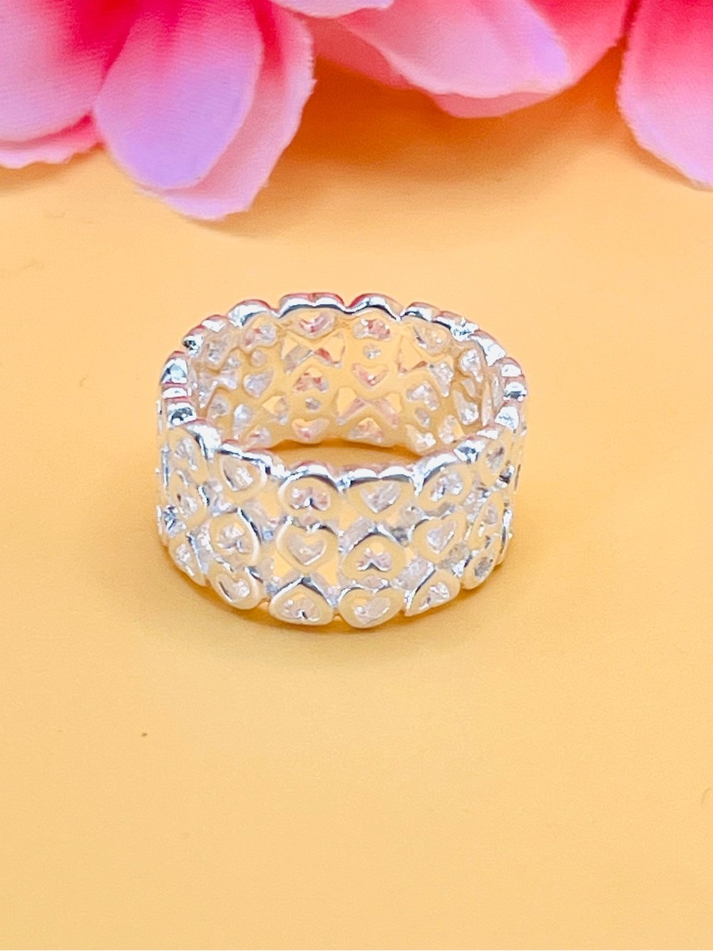 Silver Heart Pattern Thumb Ring - Picture 3 of 8